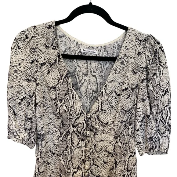 New Reformation Eliana Button Down Top In Snakeskin - Picture 3 of 10